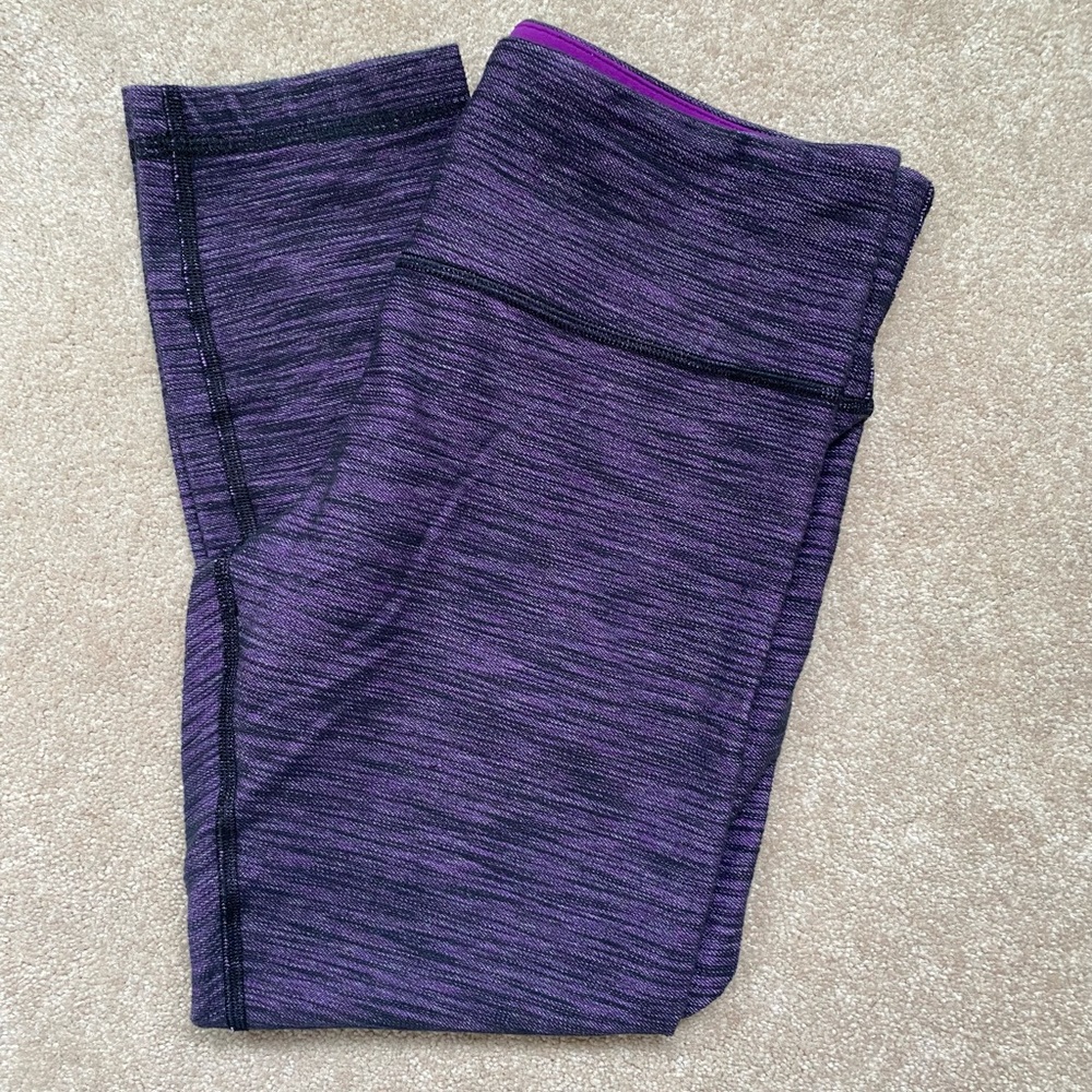 Lulu Lemon Cropped Purple Legging Size 8